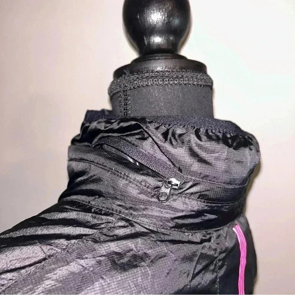 Zyia  Trainer Vest - Picture 8 of 8